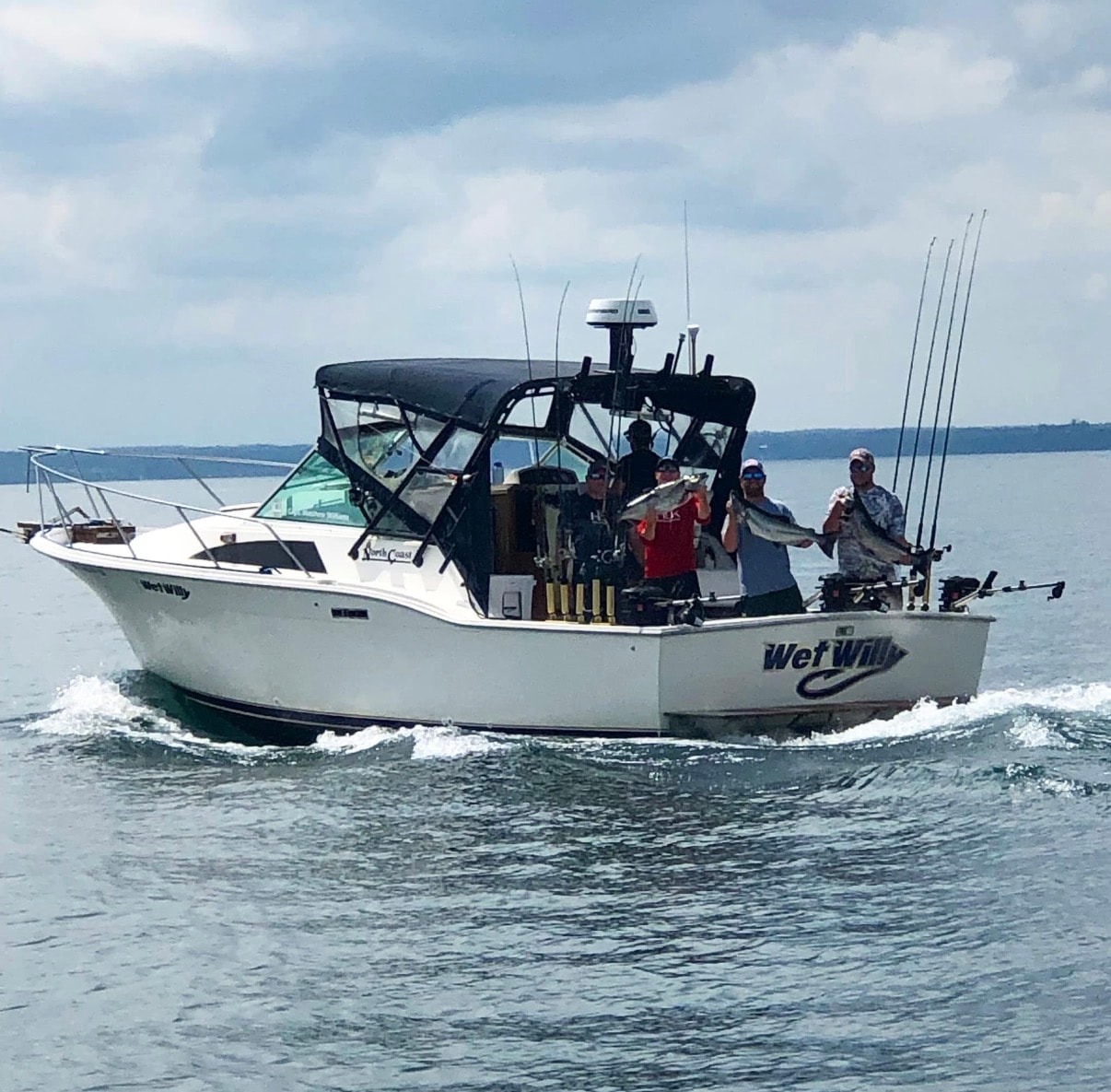 Wet Willy charter boat fully rigged for Lake Ontario fishing